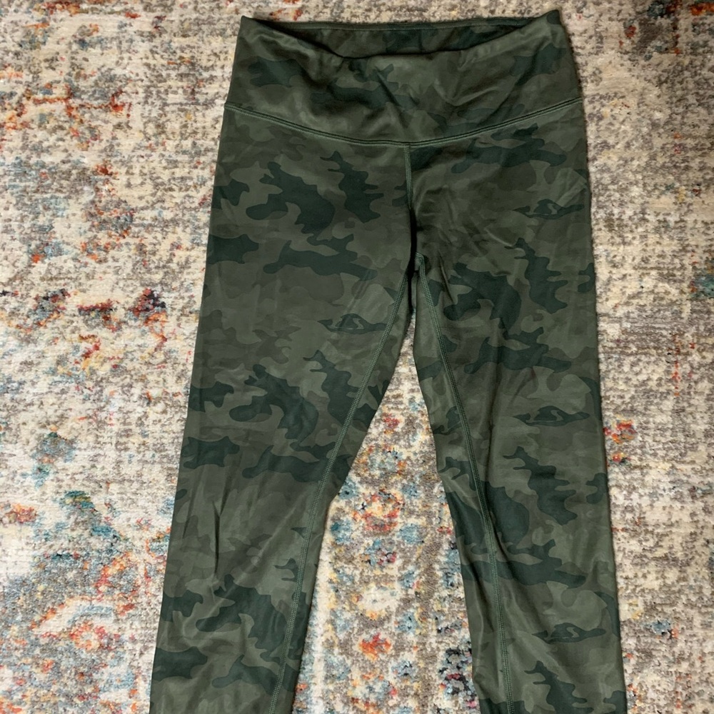 Lululemon assorted green camo print leggings